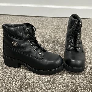 Women’s black Harley Davidson boots